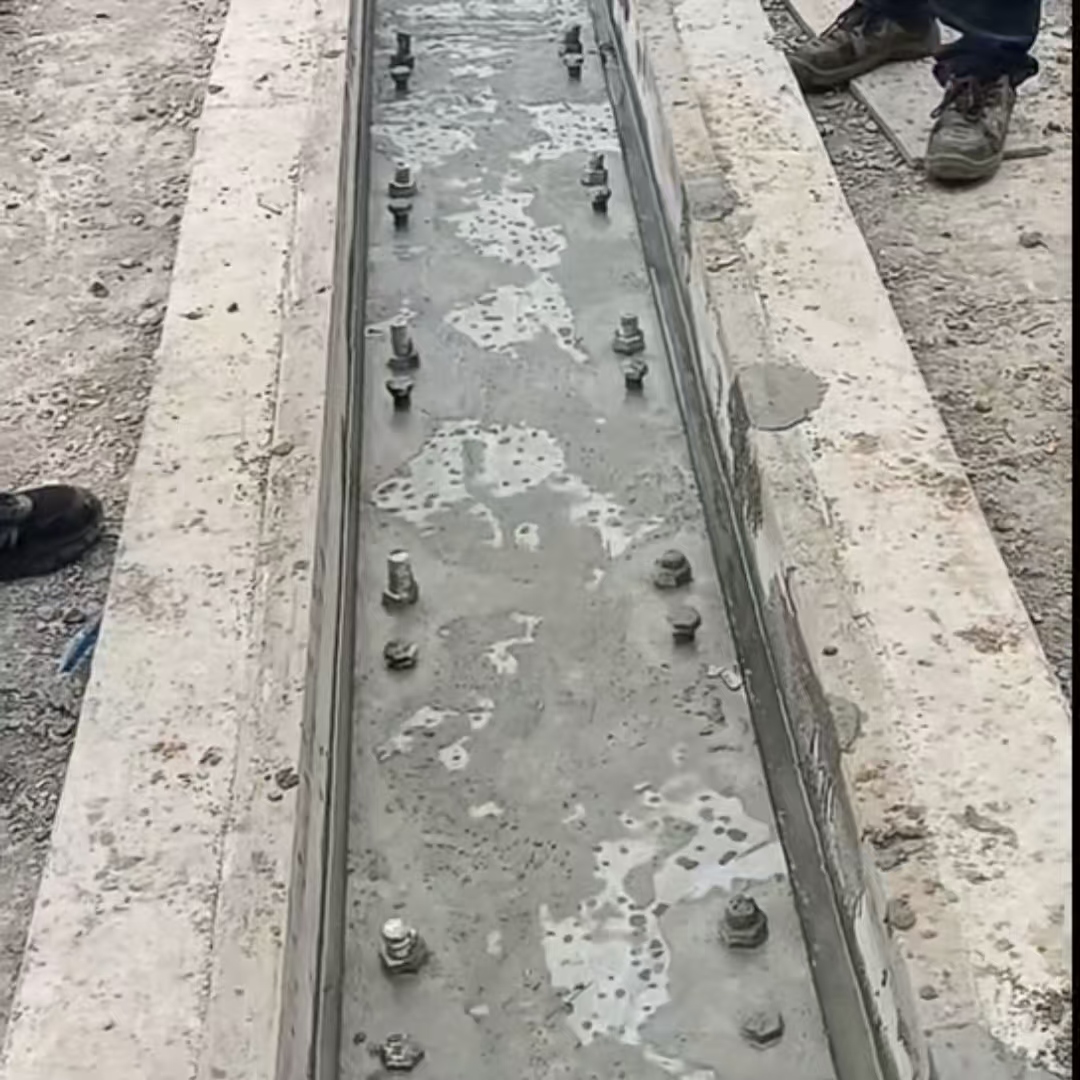 龙马潭港口码头起重机龙门吊重型机械设备稳固用早强快凝轨道胶泥